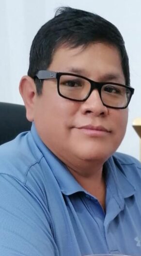 DIRECTOR